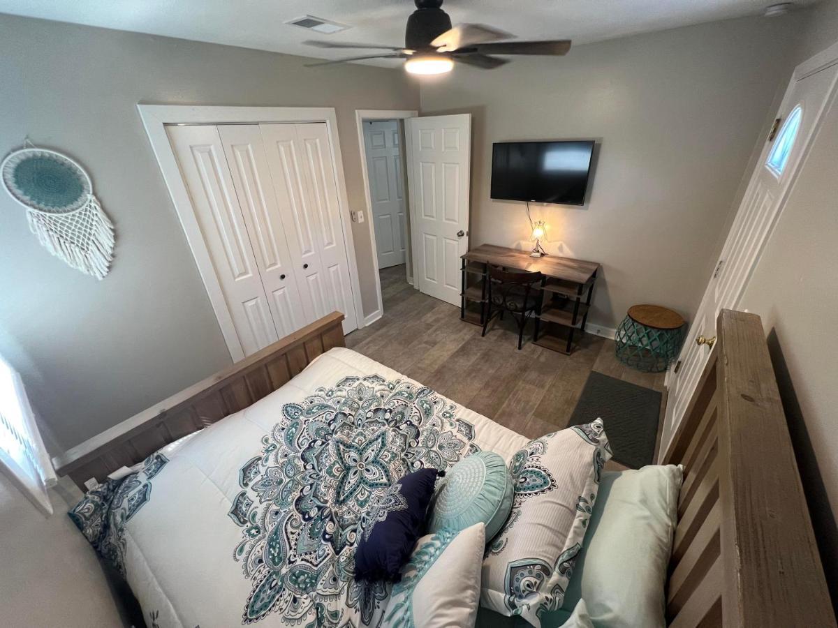4/2 Home Close To Beach, Centrally Located! ガルフポート エクステリア 写真