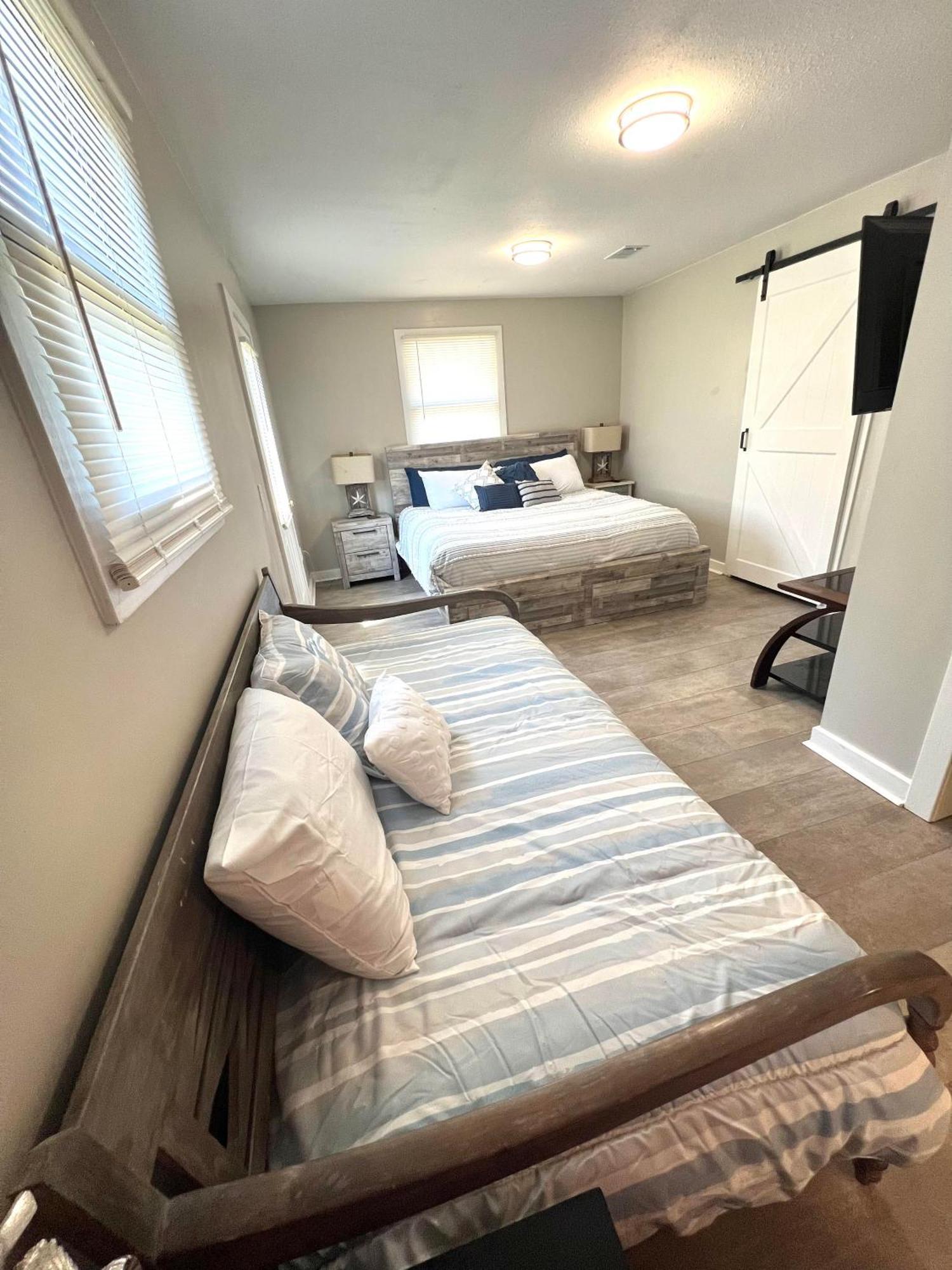 4/2 Home Close To Beach, Centrally Located! ガルフポート エクステリア 写真